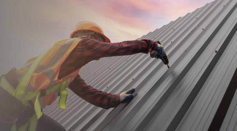 Professional gutter cleaning in Seal Rock, OR